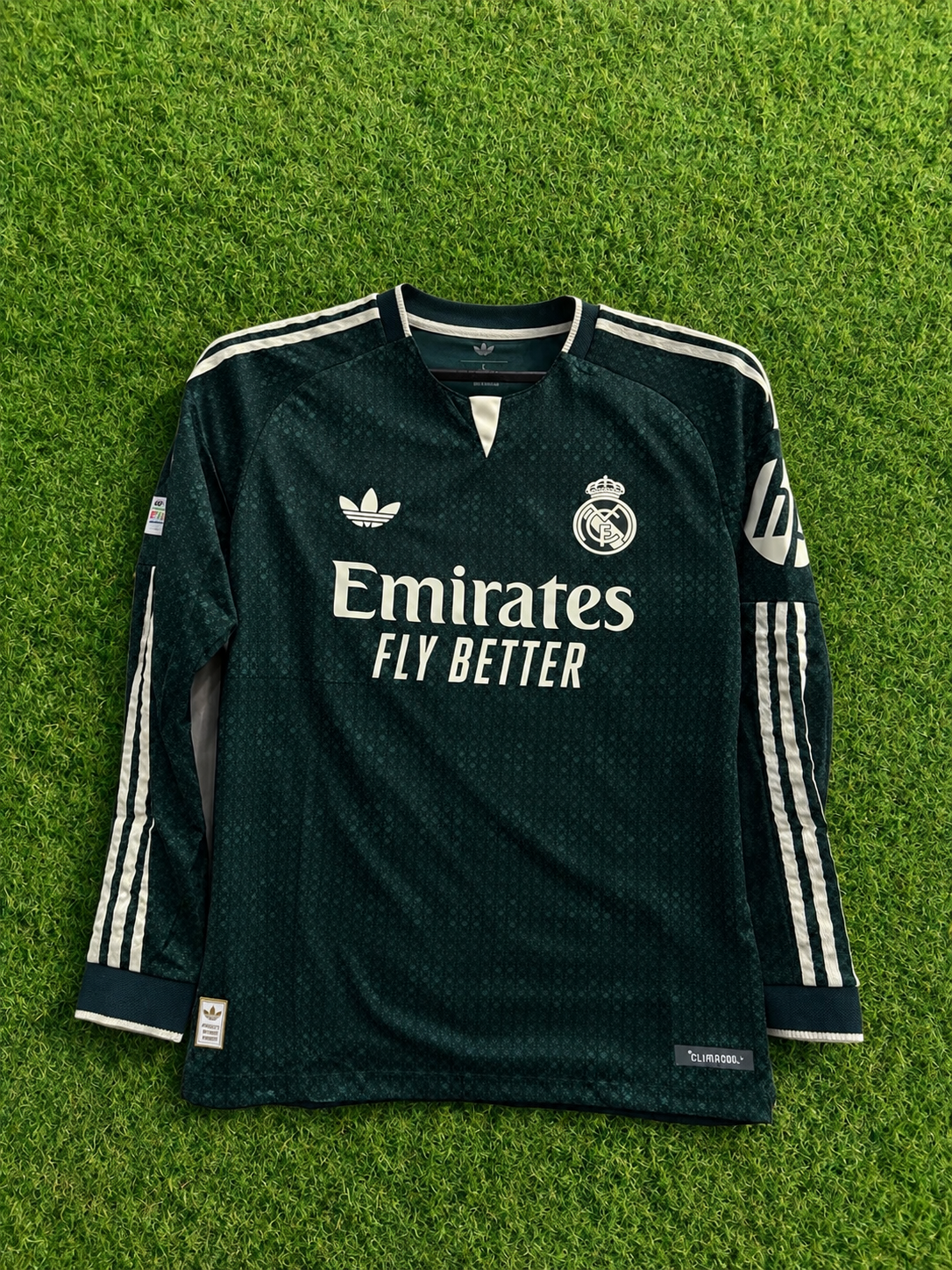 Real Madrid 2026/27 Away (Player Version)